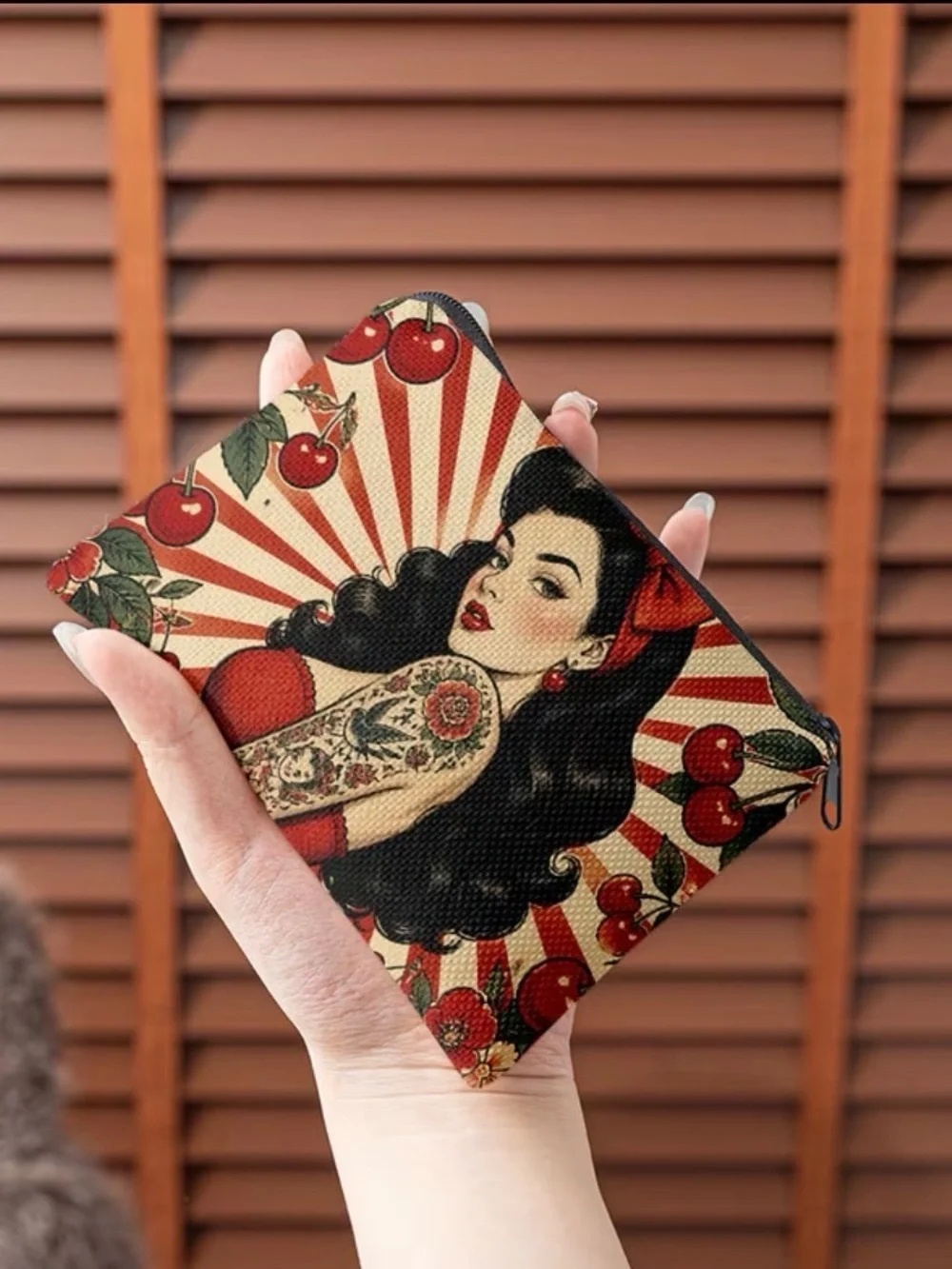 Scarlet Elias eye catching
